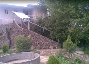 Exterior - Khosrov Hotel (Dashtakar)