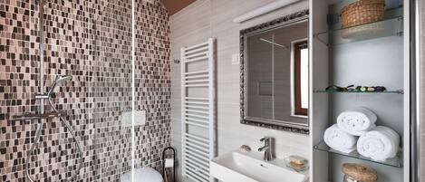 Classic Studio | Bathroom