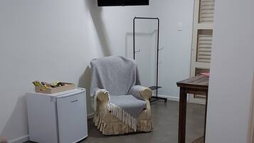 Triple Room | 1 bedroom, iron/ironing board, free WiFi