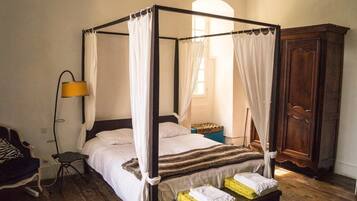 Double Room (Louise) | Individually decorated, individually furnished, desk, laptop workspace
