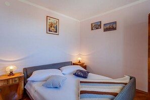 Apartment, 1 Bedroom (Viktor) | 1 bedroom, desk, free WiFi, bed sheets