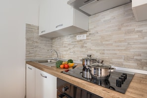 Appartement, 2 chambres | Cuisine privée | Four, plaque de cuisson, lave-vaisselle, bouilloire électrique