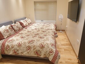 1 Schlafzimmer, Zimmersafe, Bügeleisen/Bügelbrett, WLAN