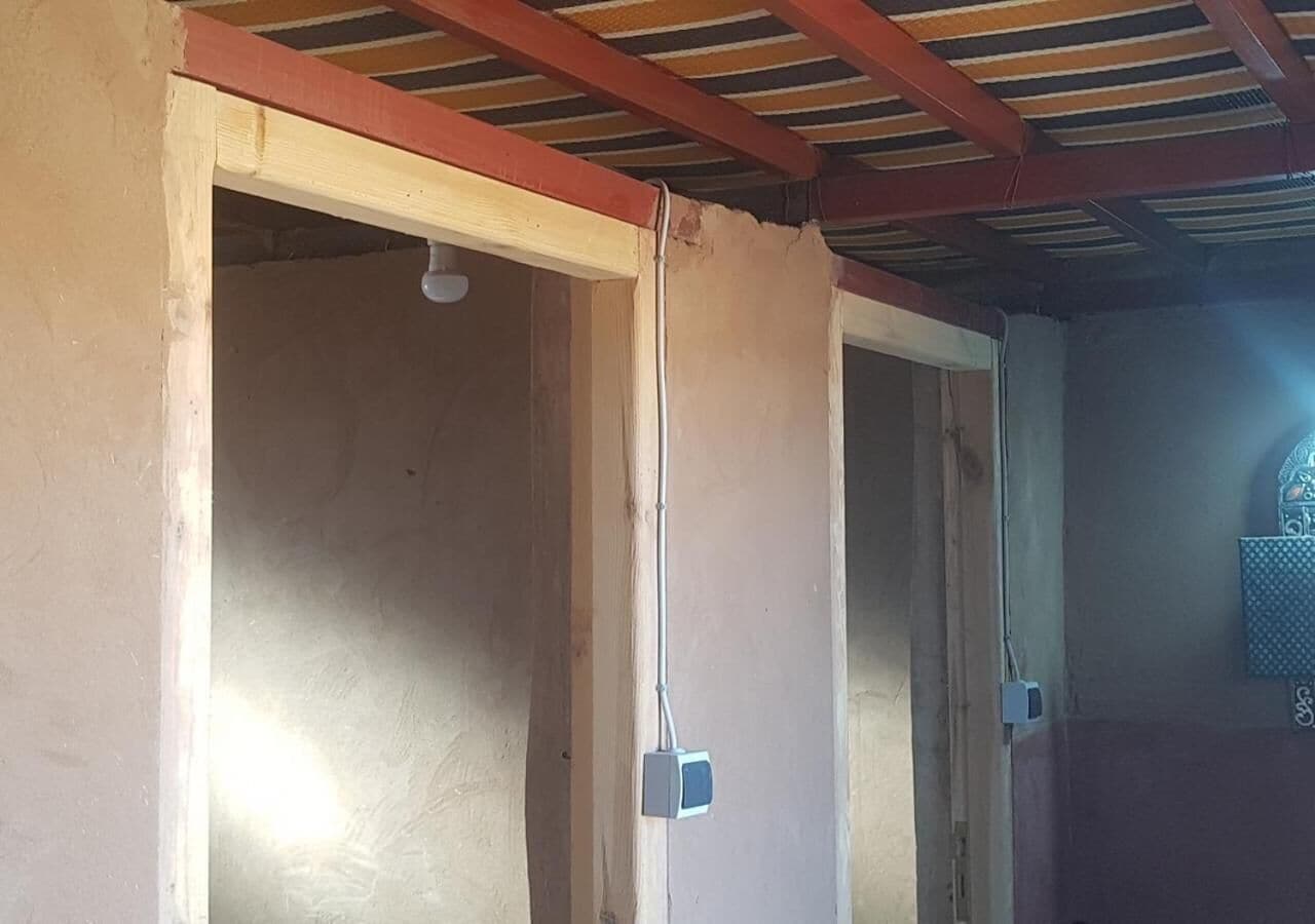 샤워 시설, 타월, 비누, 화장지