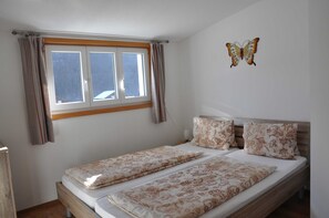 2 bedrooms, WiFi, bed sheets