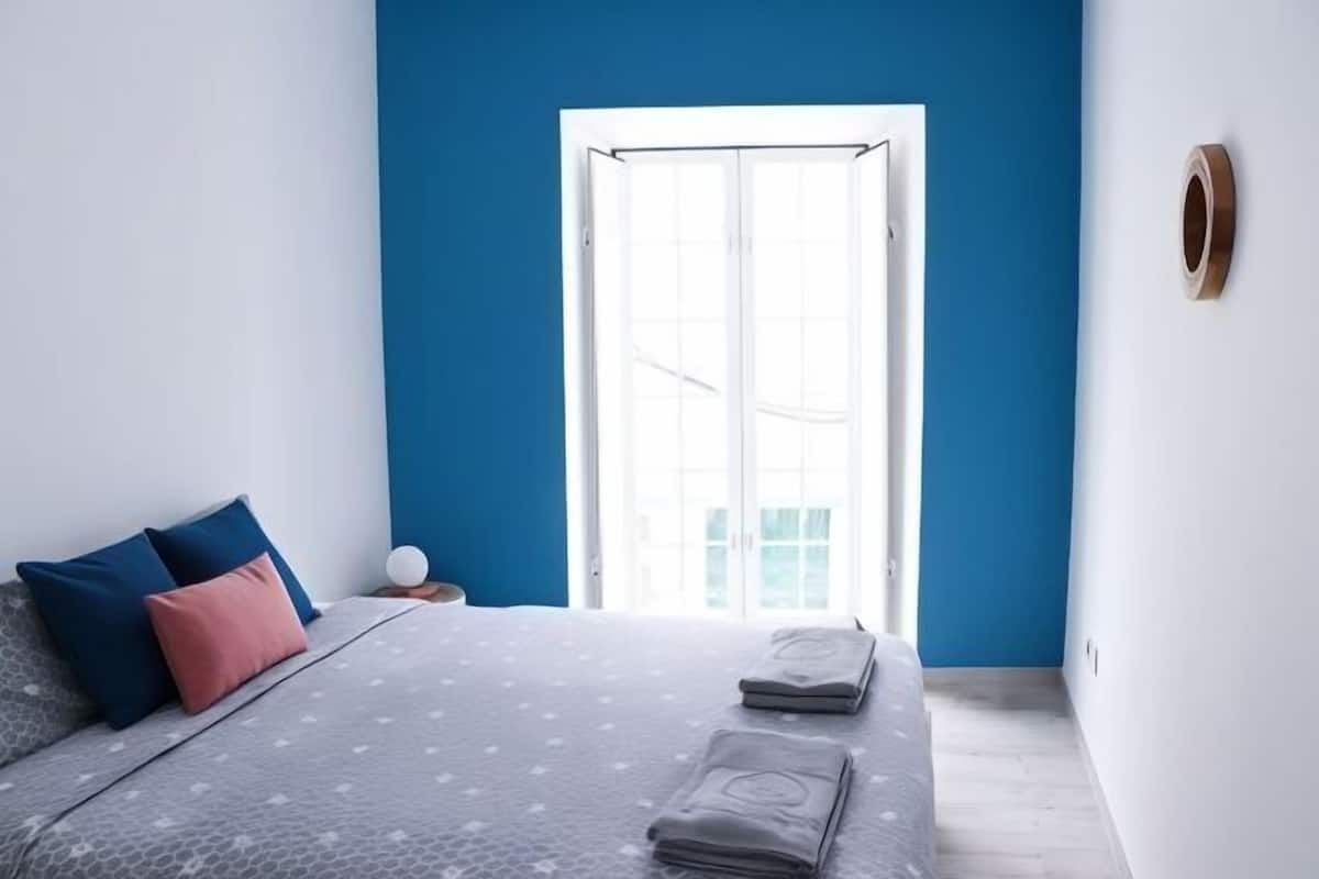 1 bedroom, blackout curtains, free WiFi, bed sheets