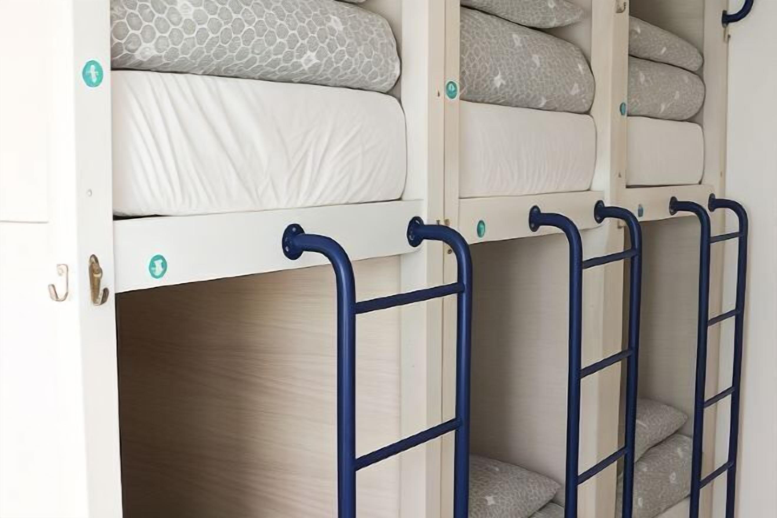 Verdunkelungsvorhänge, kostenloses WLAN, Bettwäsche