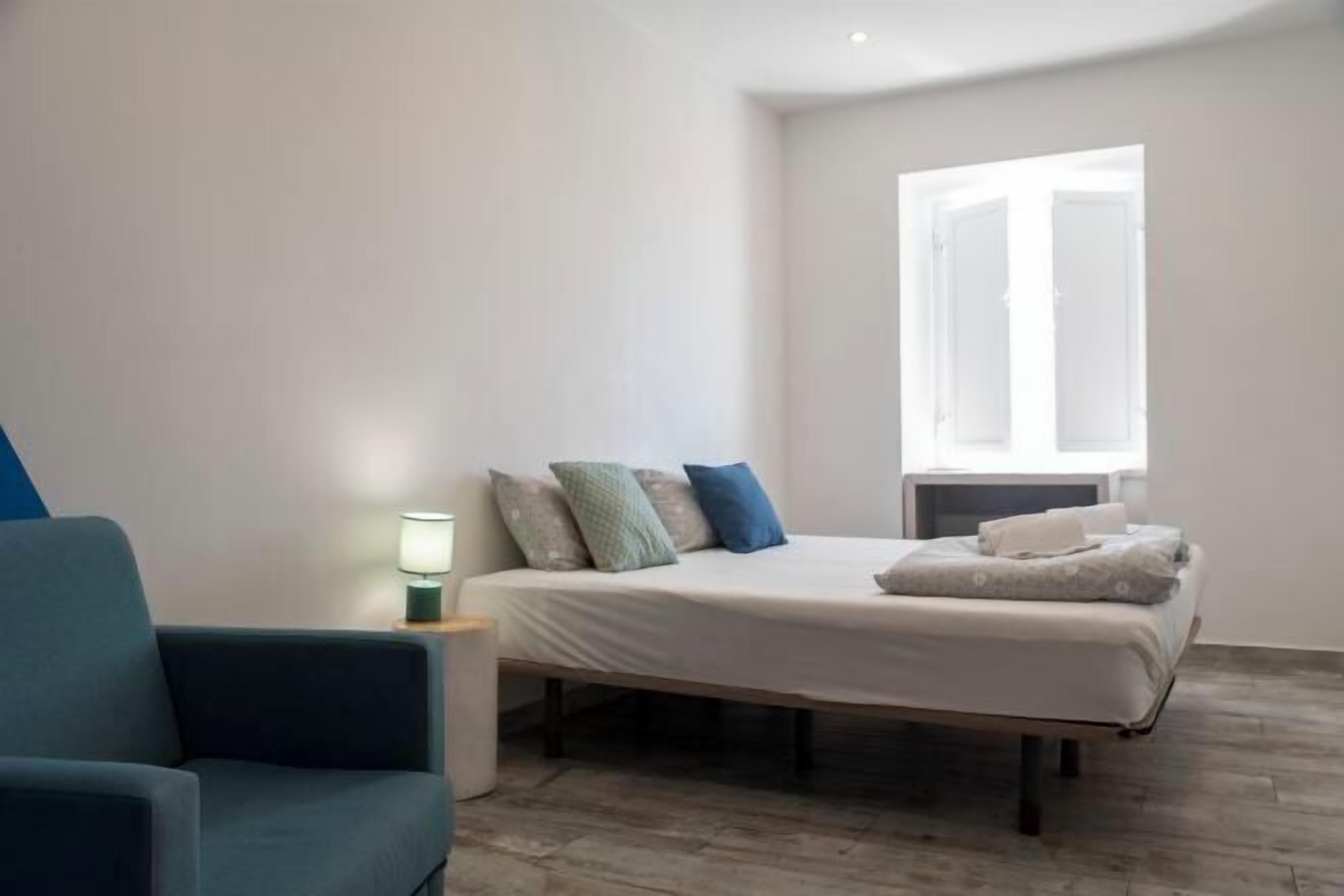 Cortines opaques, wifi gratuïta i roba de llit 