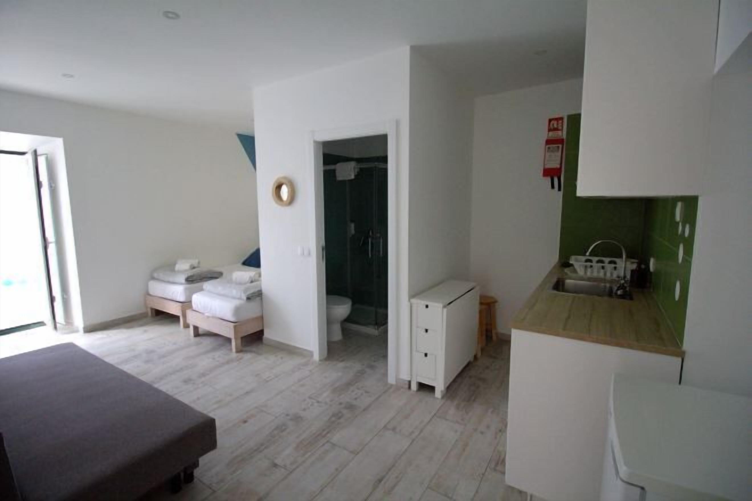 Verdunkelungsvorhänge, kostenloses WLAN, Bettwäsche