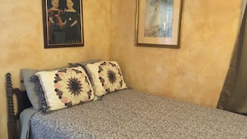 1 habitación, escritorio, tabla de planchar con plancha y wifi gratis