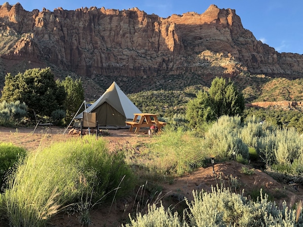 Tent | BBQ/picnic area - Canaan Cliffs Glamping (Hildale)