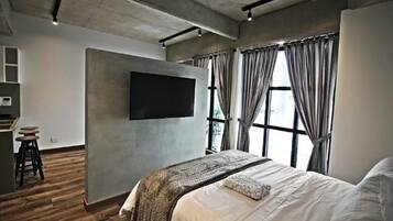 1 bedroom, Egyptian cotton sheets, premium bedding, down duvets