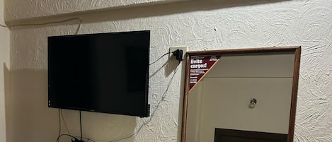 2 Schlafzimmer, Schreibtisch, Bügeleisen/Bügelbrett, kostenloses WLAN