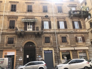 Façana frontal de l'allotjament