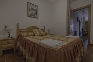 Apartment, 2 Schlafzimmer | Verdunkelungsvorhänge, kostenlose Babybetten, kostenloses WLAN