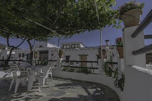 Apartment, 2 Schlafzimmer | Blick auf den Innenhof