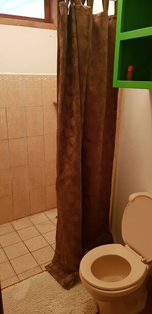 Bathroom - La Casita Cool Place (Tola)