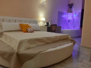 Dobbeltrom – deluxe, massasjebadekar | Wi-fi (inkludert) og sengetøy