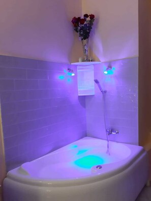 Dobbeltrom – deluxe, massasjebadekar | Privat boblebad