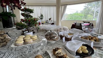 Café da manhã e jantar