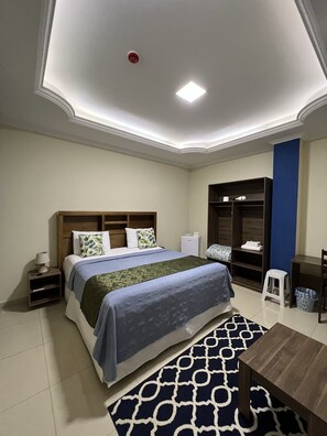 Minibar, escritorio, cortinas blackout y sistema de insonorización 