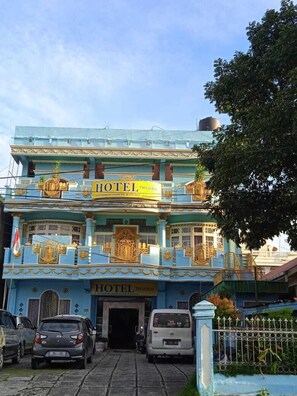 Exterior - Trivadoh Syariah Hotel (Padang Panjang)