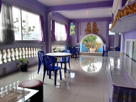 Restaurante. Trivadoh Syariah Hotel