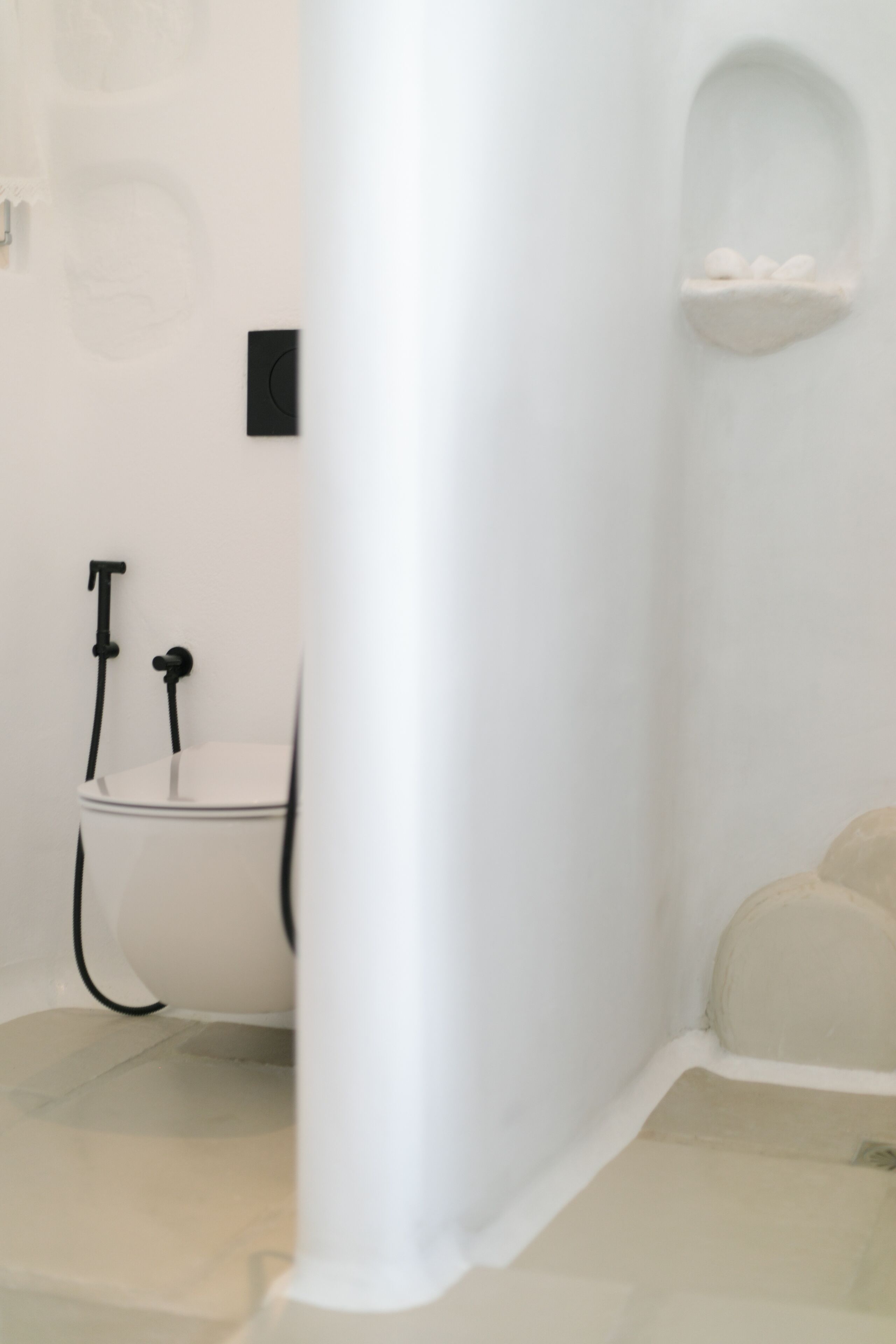 Deluxe suite, hot tub | Badkamer | Een bubbelbad, een hydromassagedouche, designer toiletartikelen
