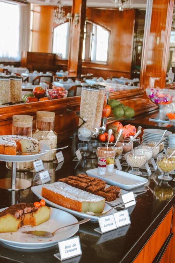 Petit déjeuner en libre-service compris tous les jours