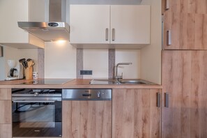 Kühlschrank, Mikrowelle, Geschirrspüler