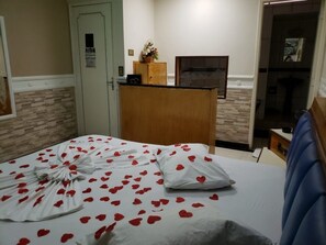 Suite (Ouro) | Minibar, free WiFi, bed sheets, wheelchair access - Motel Mont Blanc - Adults Only (Guarulhos)