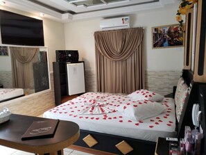 Suite (Diamante) | Minibar, free WiFi, bed sheets, wheelchair access - Motel Mont Blanc - Adults Only (Guarulhos)