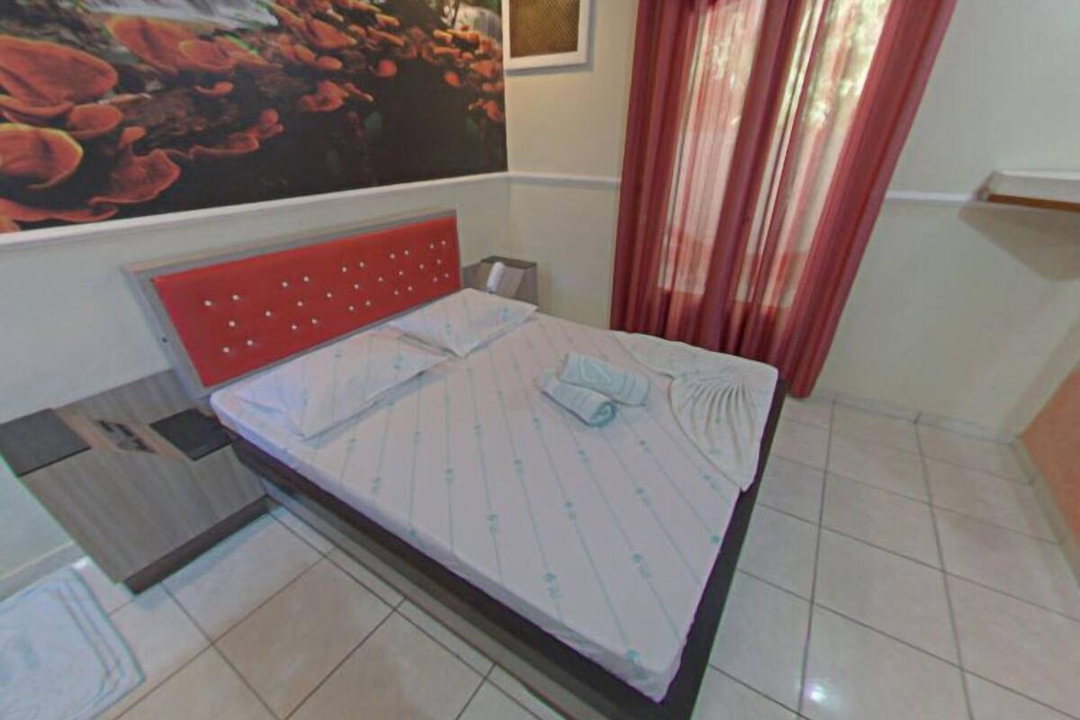 Suite (Romance) | Minibar, WiFi (free), bed sheets