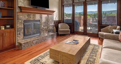 Buff Pass Penthouse, condominio de lujo frente a la avenida Lincoln. con jacuzzi privado!