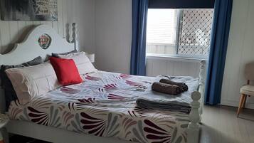 3 bedrooms, desk, iron/ironing board, travel cot