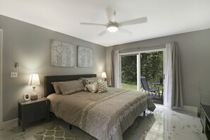 3 makuuhuonetta, memory foam -patjalliset sängyt, vauvan matkasänky