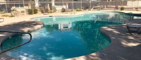 Piscine extérieure, piscine chauffée