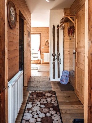 صورة غير مصنفة، 3 من 19، زرّ