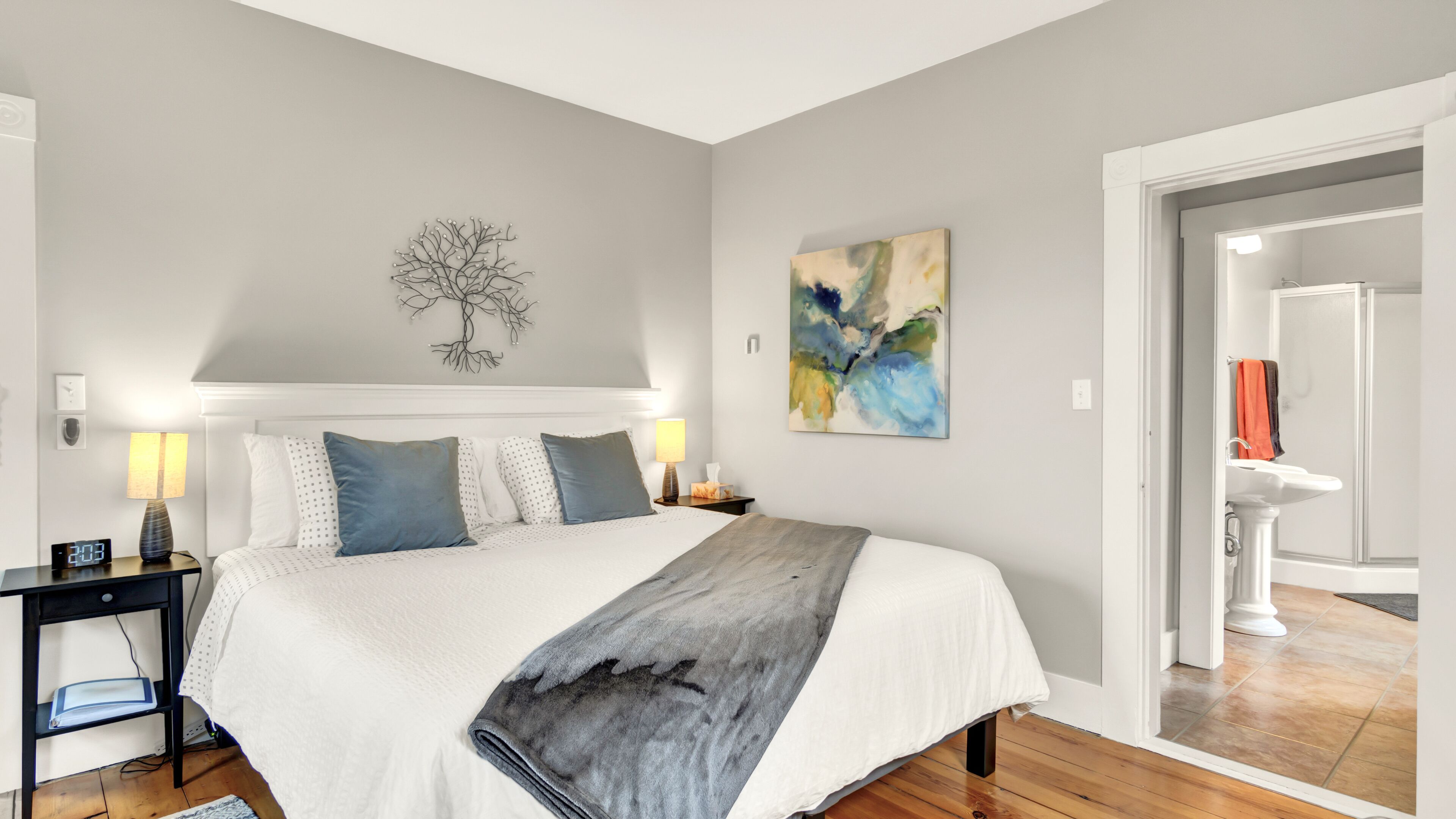 Deluxe Room (2nd Floor)