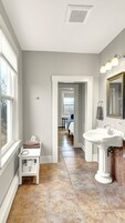 Deluxe Room (2nd Floor) | Bathroom | Combined shower/tub, deep soaking tub, eco-friendly toiletries