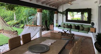 Stunnishing House in Cuernavaca with 20 people accommodation.