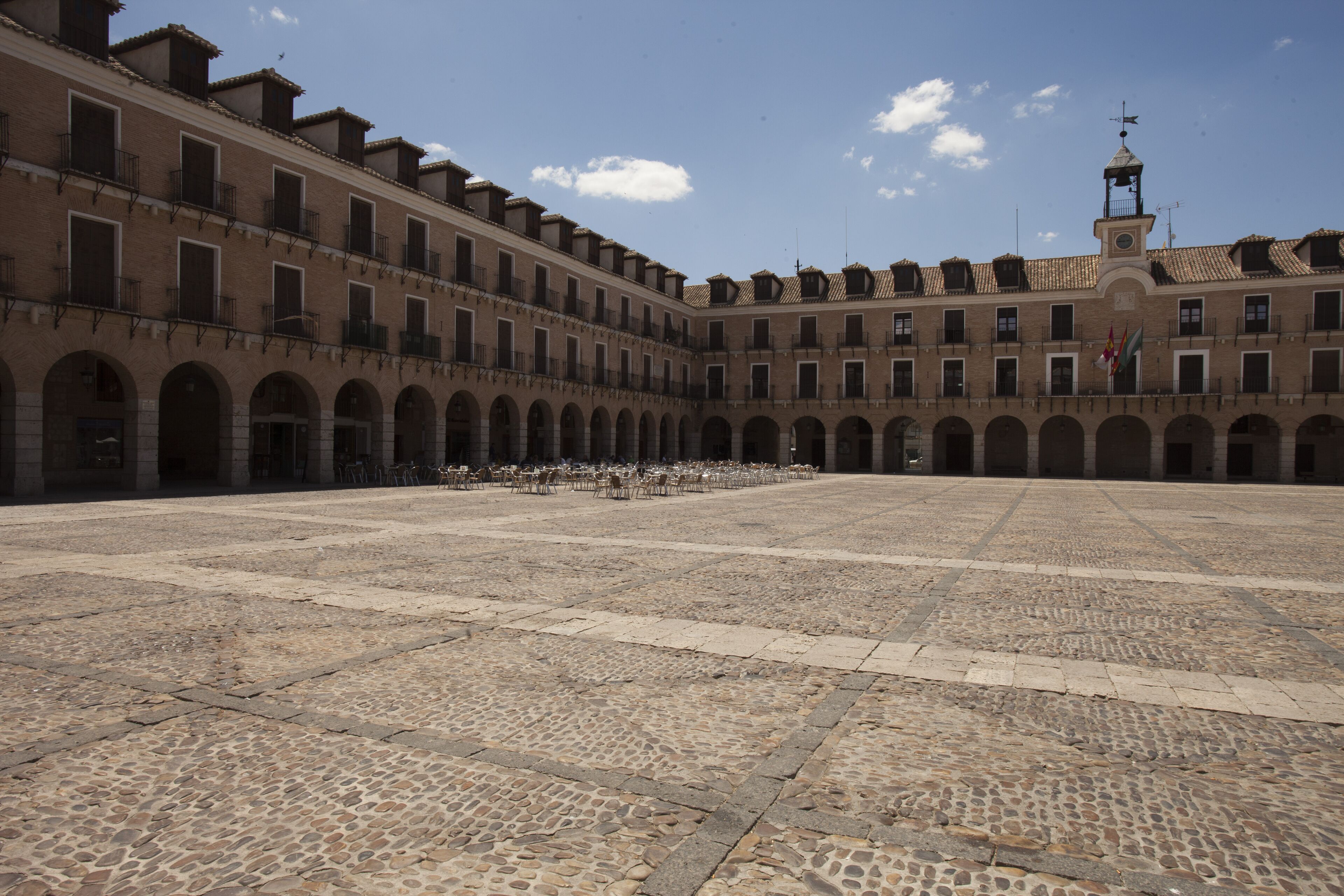 Standaard tweepersoonskamer | Staduitzicht vanuit accommodatie