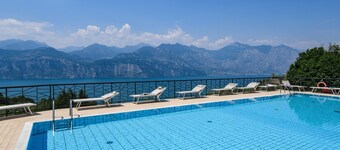 Garden Residence Malcesine Lake View Apartment 15