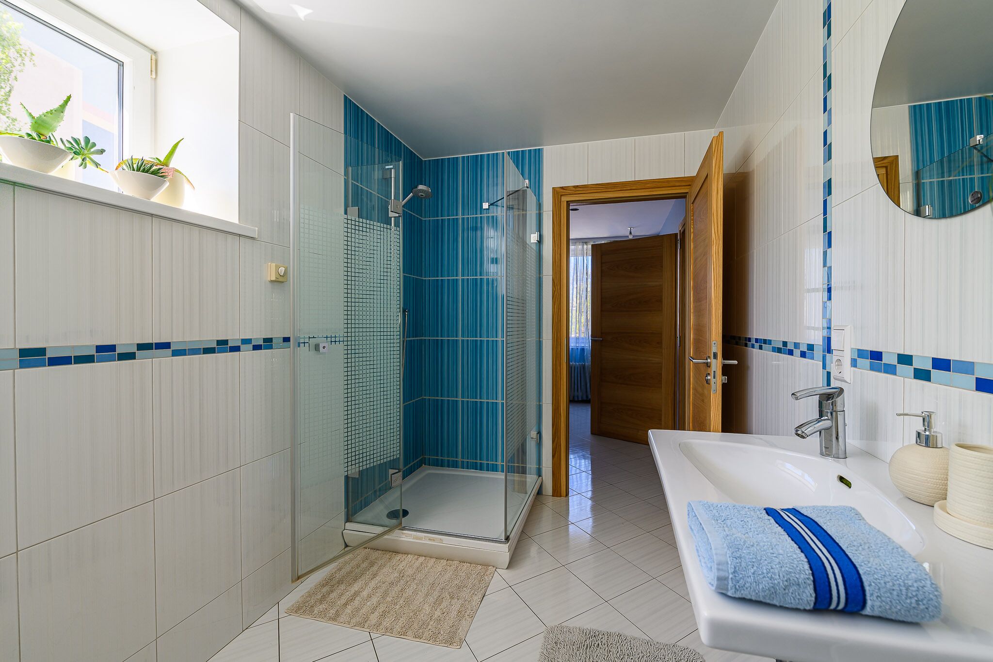 Bathtub, hair dryer, heated floors, towels