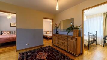 3 sovrum, strykjärn/strykbräda, gratis wi-fi och sängkläder