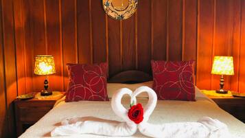 Room, 1 Double Bed, Private Bathroom | Individually decorated, individually furnished, laptop workspace