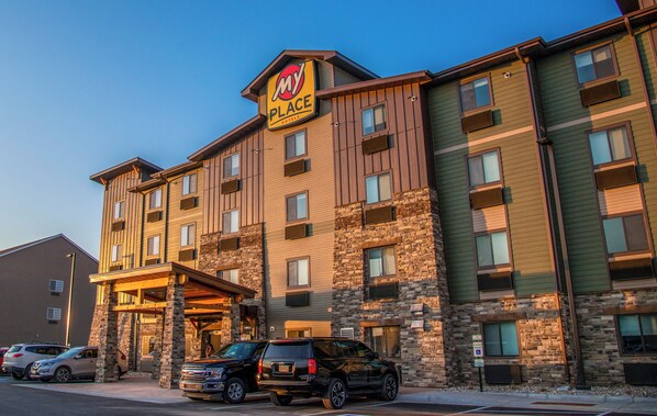 Front of property - My Place Hotel - Watertown, SD (Watertown)