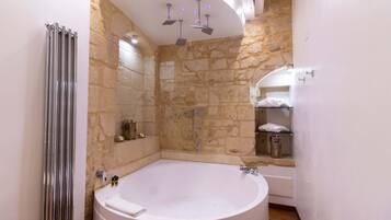 Junior Studio Suite | Private spa tub