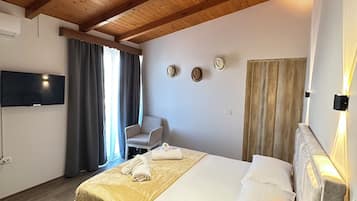 Frette Italian sheets, premium bedding, in-room safe