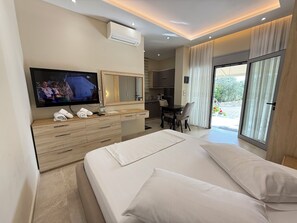 华丽双人房, 阳台, 花园景观 | 意大利 Frette 床单、高档床上用品、客房内保险箱、特色装修